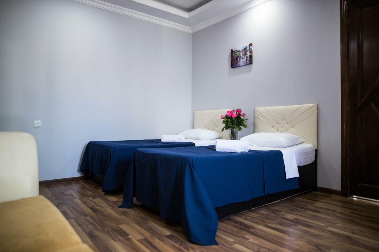 Central Apart-Hotel บาทูมิ ภายนอก รูปภาพ